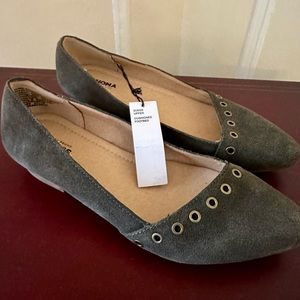 Sonoma Olive Flat shoes